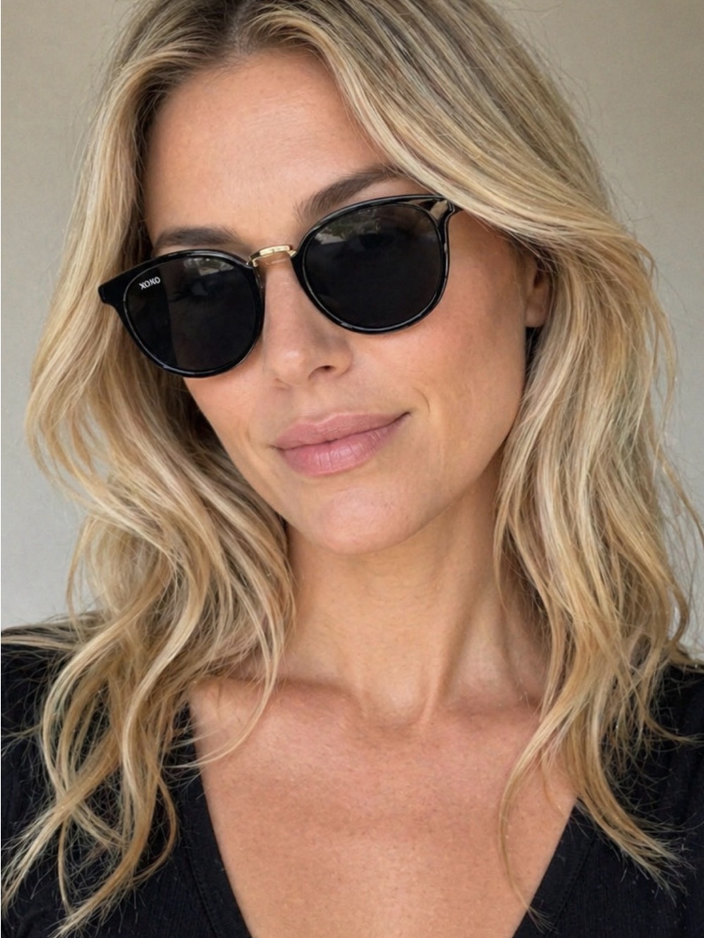 Sunglasses XOXO Classic Black NWT Gold Accents